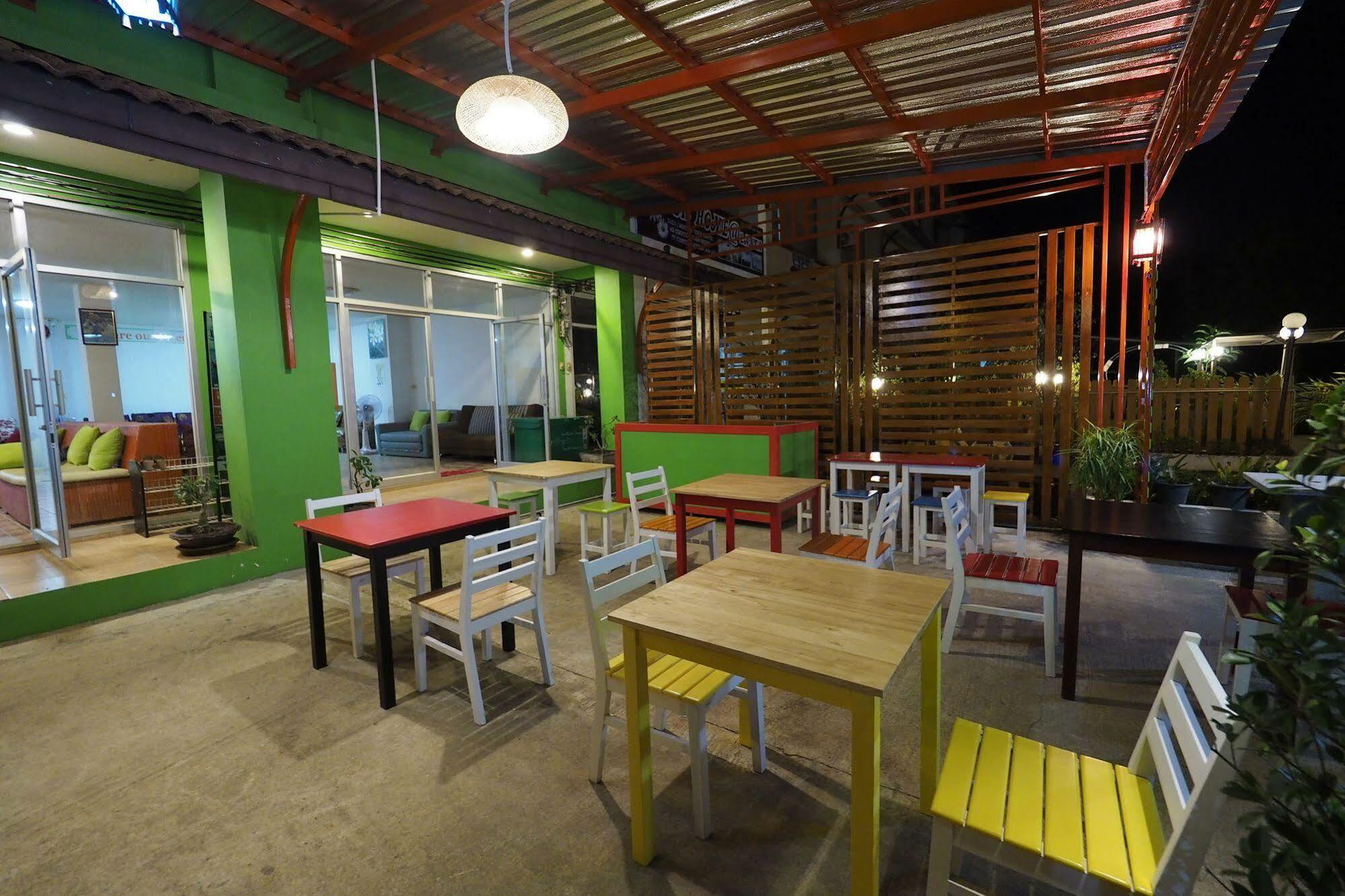 Fan Dee Hostel Koh Lanta Exterior photo